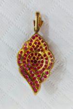 18Carat Yellow Gold 10.00ct Ruby Cluster Pendant - Image 4