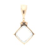 9Carat Yellow Gold Blue Topaz & White Sapphire Pendant (16x18.5mm) - Image 4
