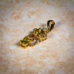 9Carat Yellow Gold Peridot & Diamond Pendant (10.5x21.5mm) - Image 5