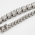 18Carat White Gold 16.5" 10.08ct Diamond Graduated Tennis Necklace (2.5-4.5mm Wide) - Image 9